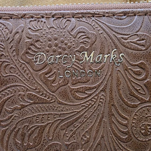 Darcy Marks Brown Leather Wristlet Clutch (PUR8) - Picture 4 of 14